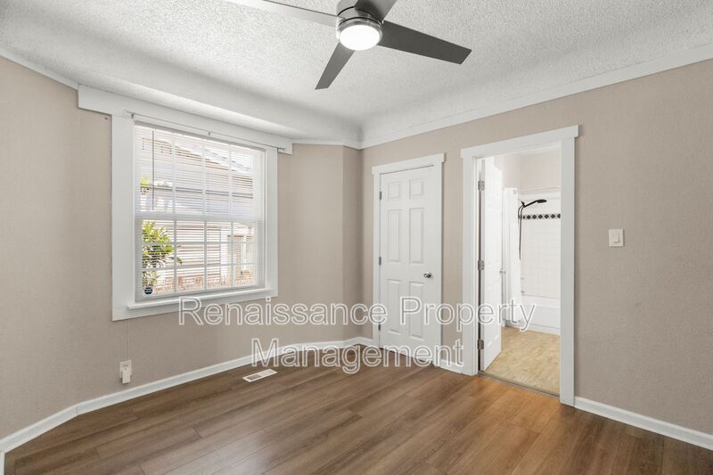 400 E Ellis St – photo 4