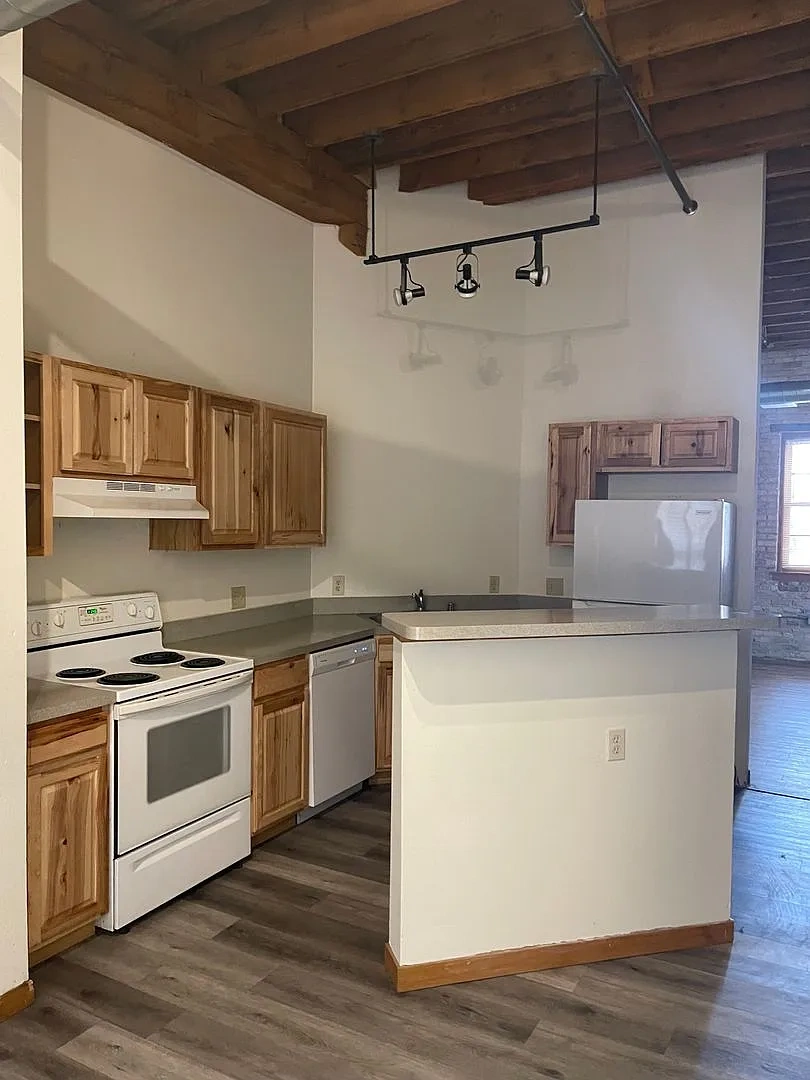 Belle Harbor offers one, two, and three bedroom lofts – photo 3