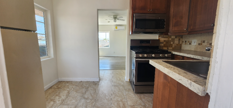 3871 Superba St – photo 4