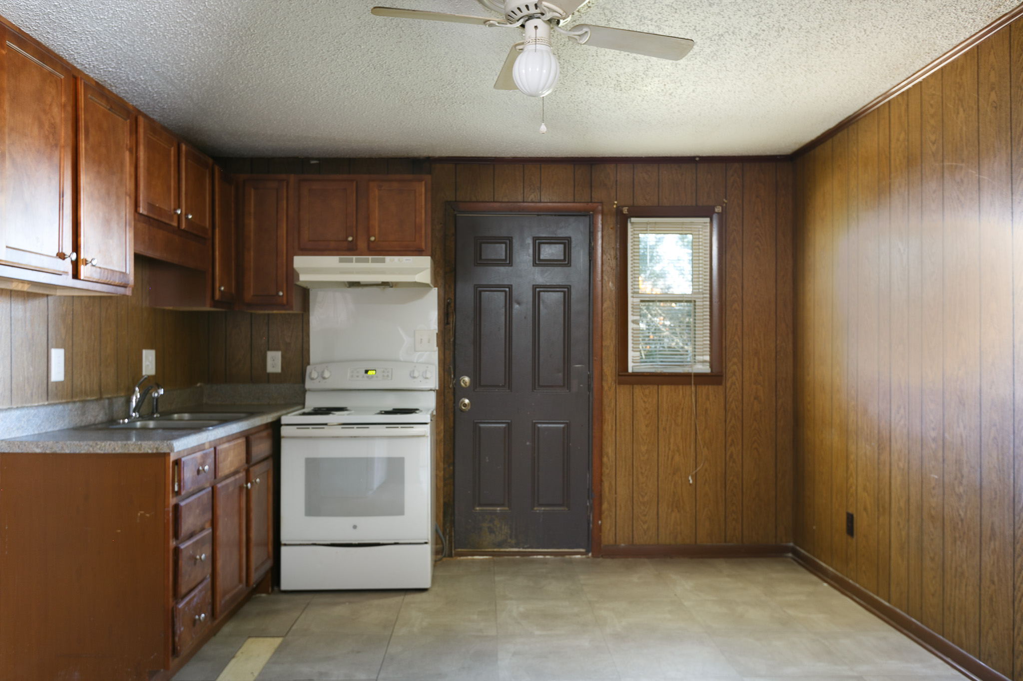 1045 Rulnick St – photo 4