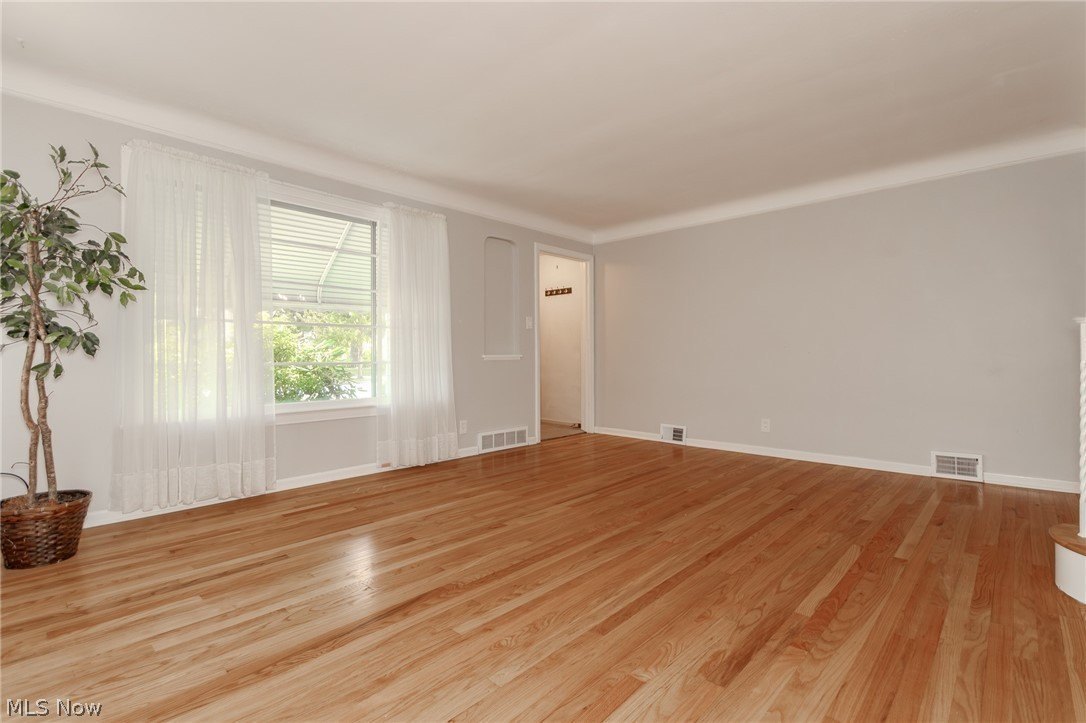 1752 Brainard Rd – photo 4