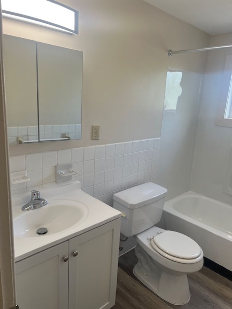 551 W Jackson St unit RFV E103 – photo 3