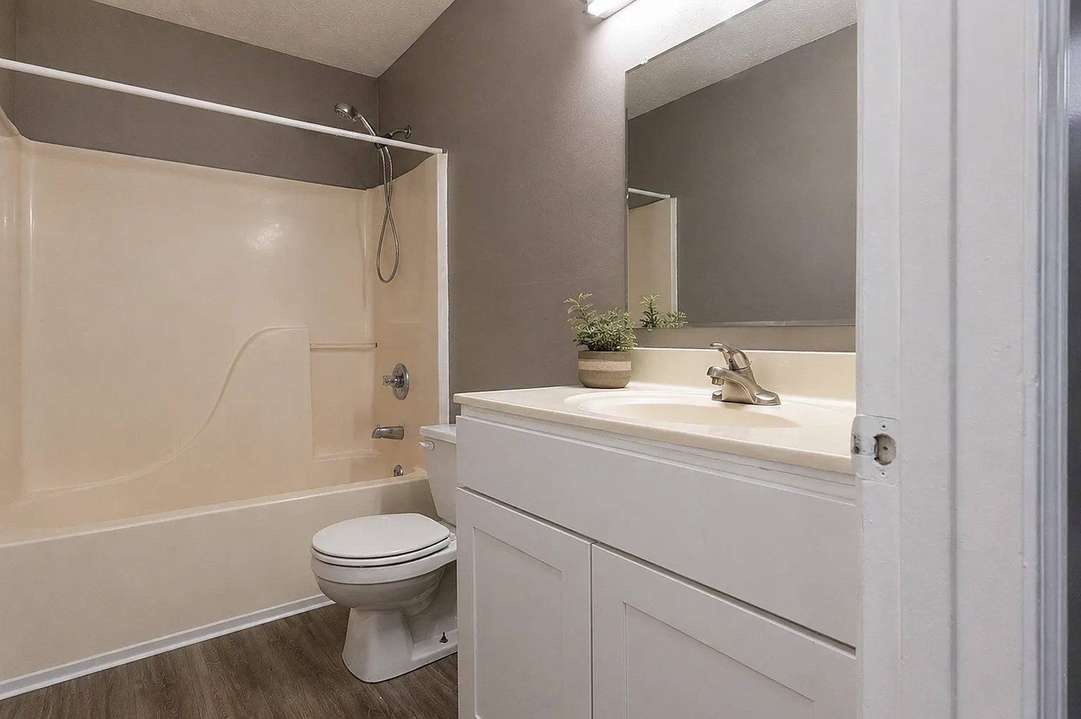 Ashby Apartments – photo 1