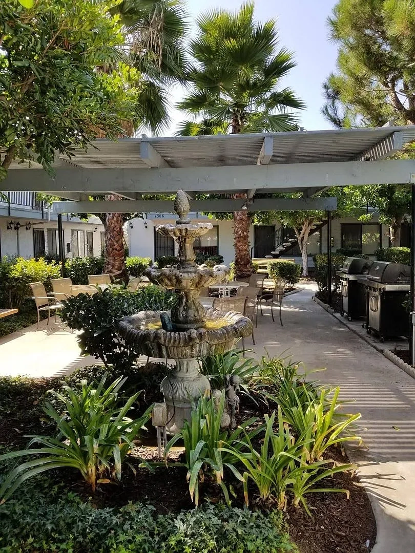 Helix Vista Senior Apartments – photo 1