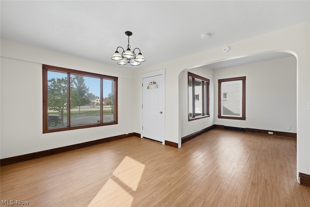 18206 Harland Ave – photo 4