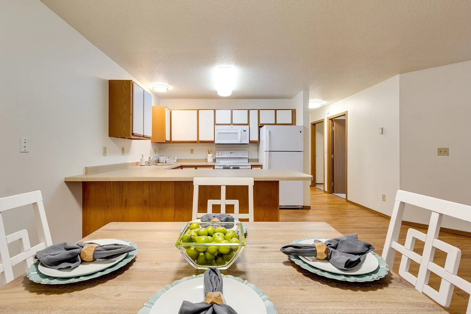 Dakota E & W Apartments – photo 3