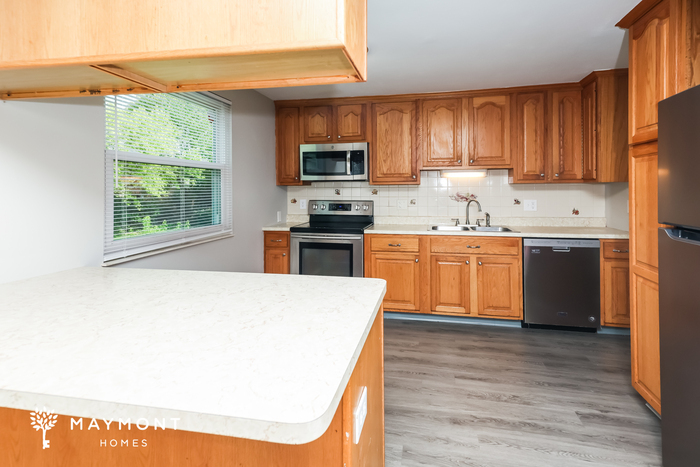 9612 Springwater Ln – photo 5