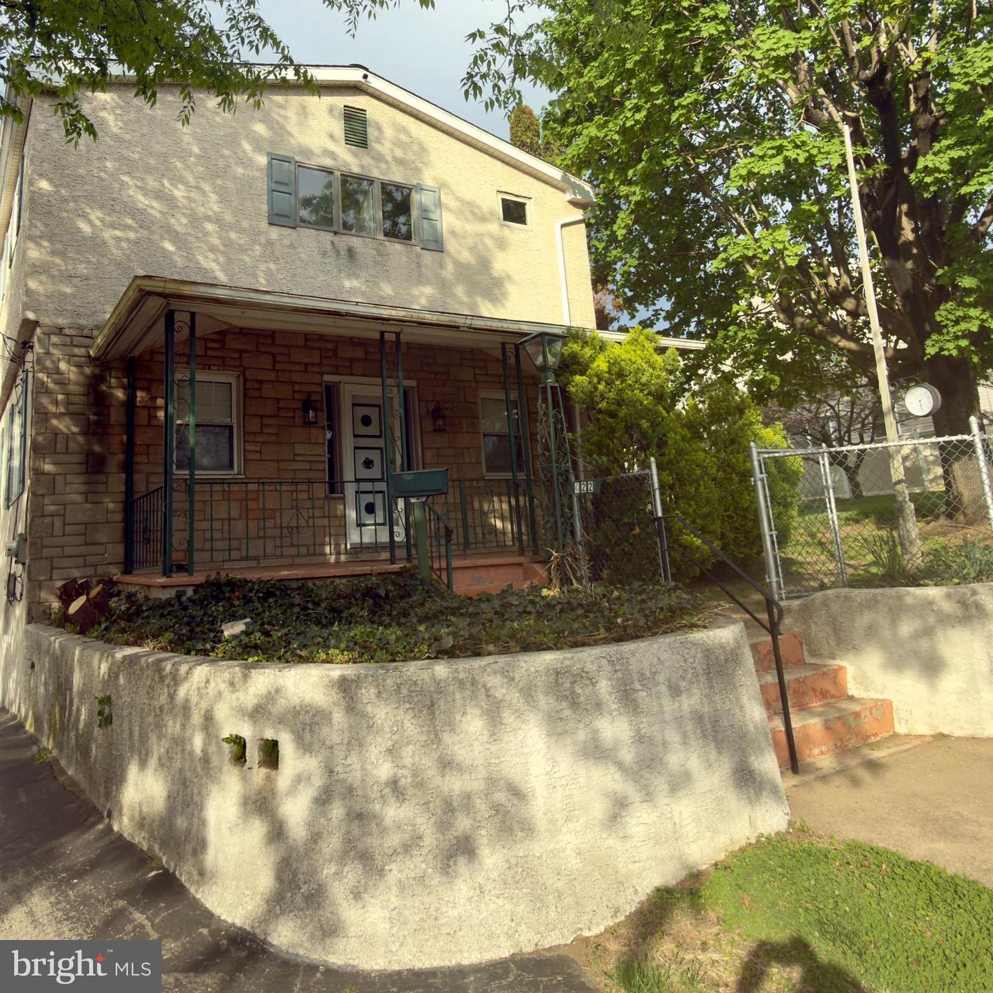 422 W 6th Ave – photo 2