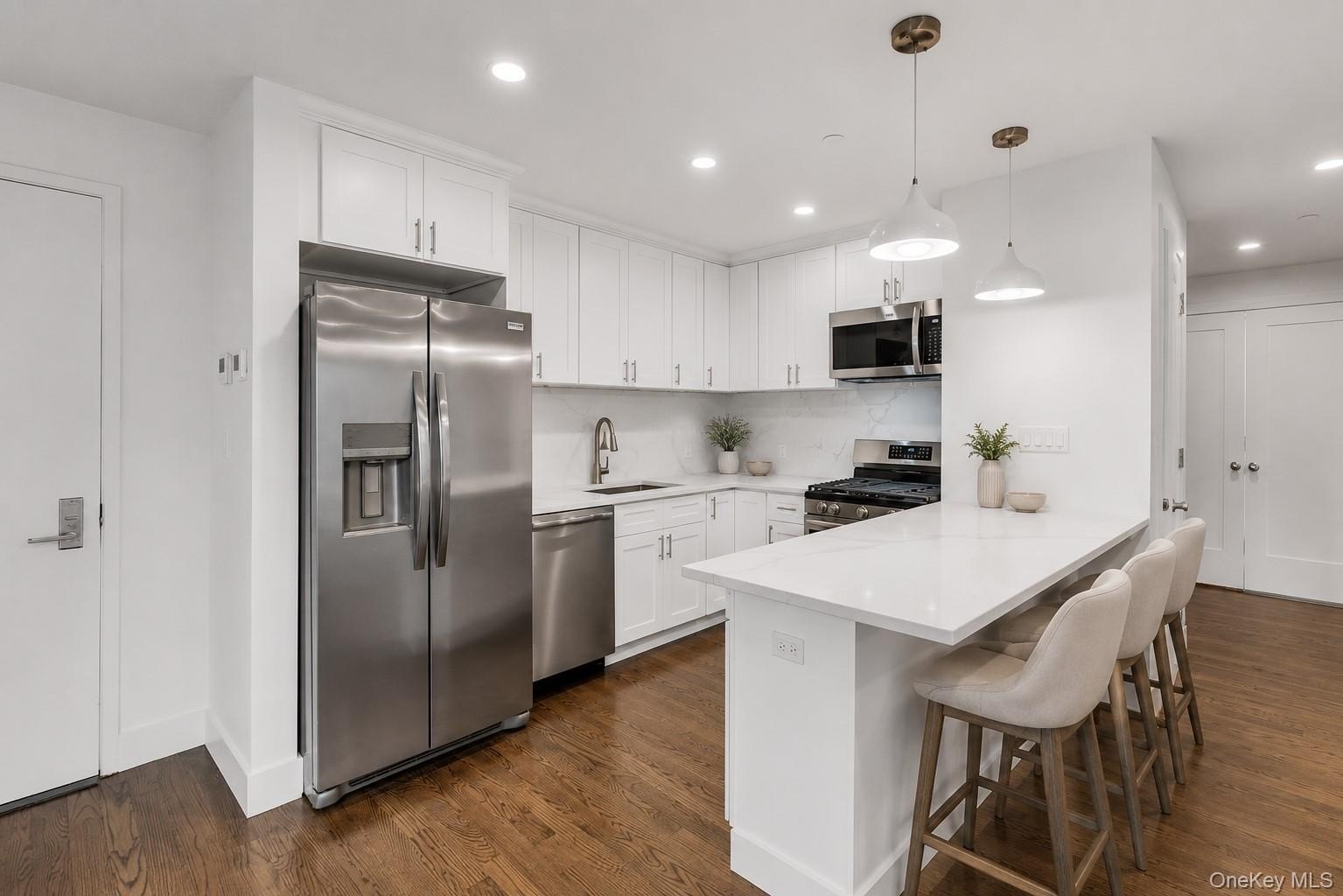 1431 Old Northern Blvd #4 – photo 2