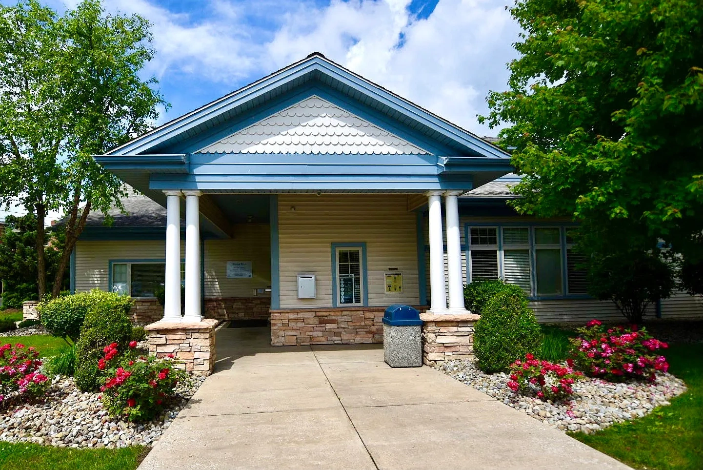 River Run Apartments – photo 2