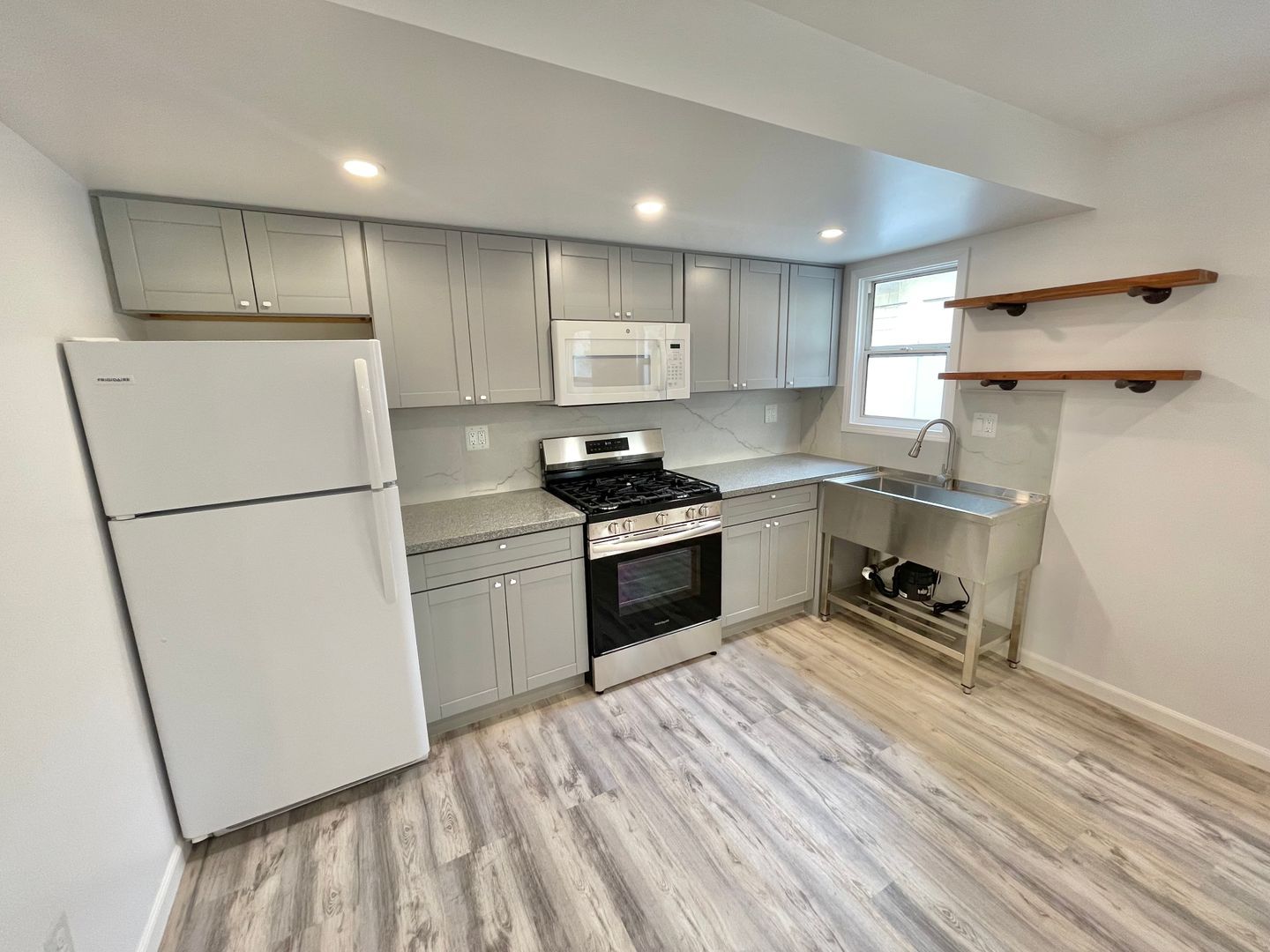 45 1/2 65th Pl unit 45 1/2 65th Pl - Apt A – photo 4