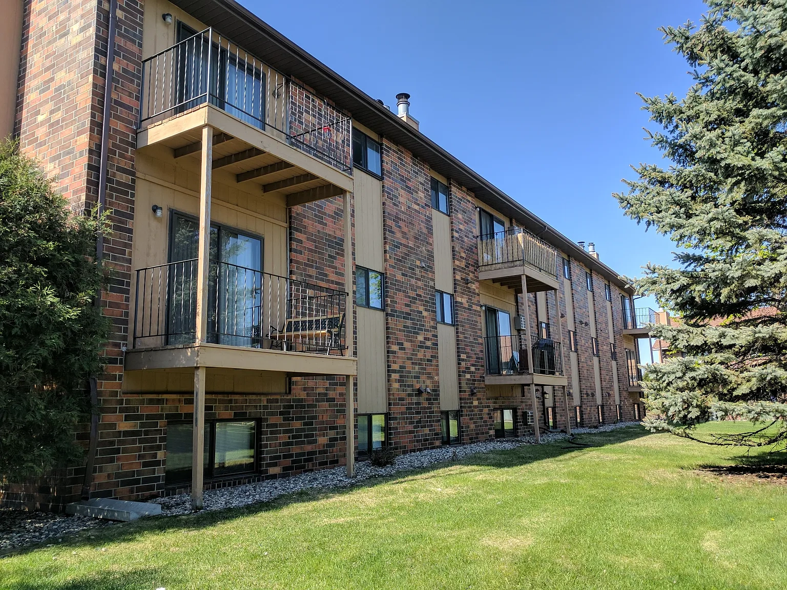 Autumn Brook Apartments – photo 4