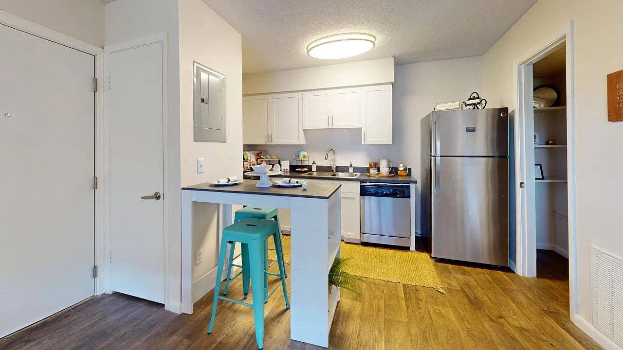 Somerset Apartments – photo 4