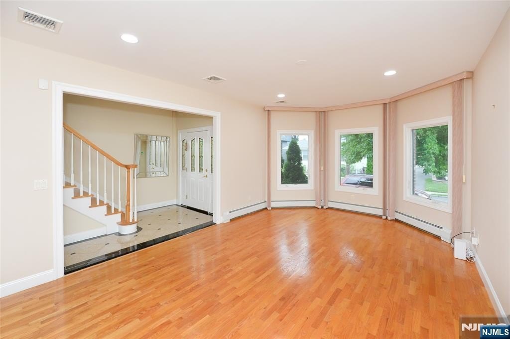 1056 Edgewood Ln – photo 5