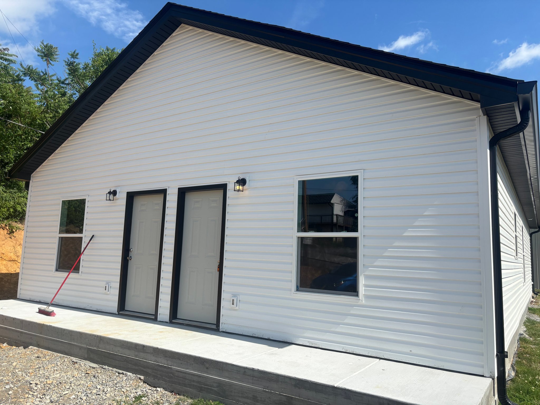 111 2nd Ave E unit 2 – photo 1