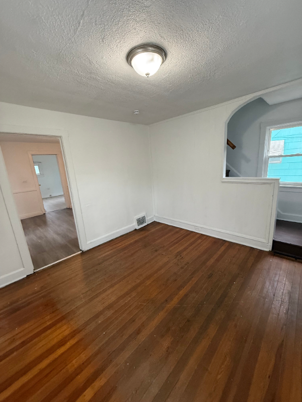 10214 Avon Ave – photo 2