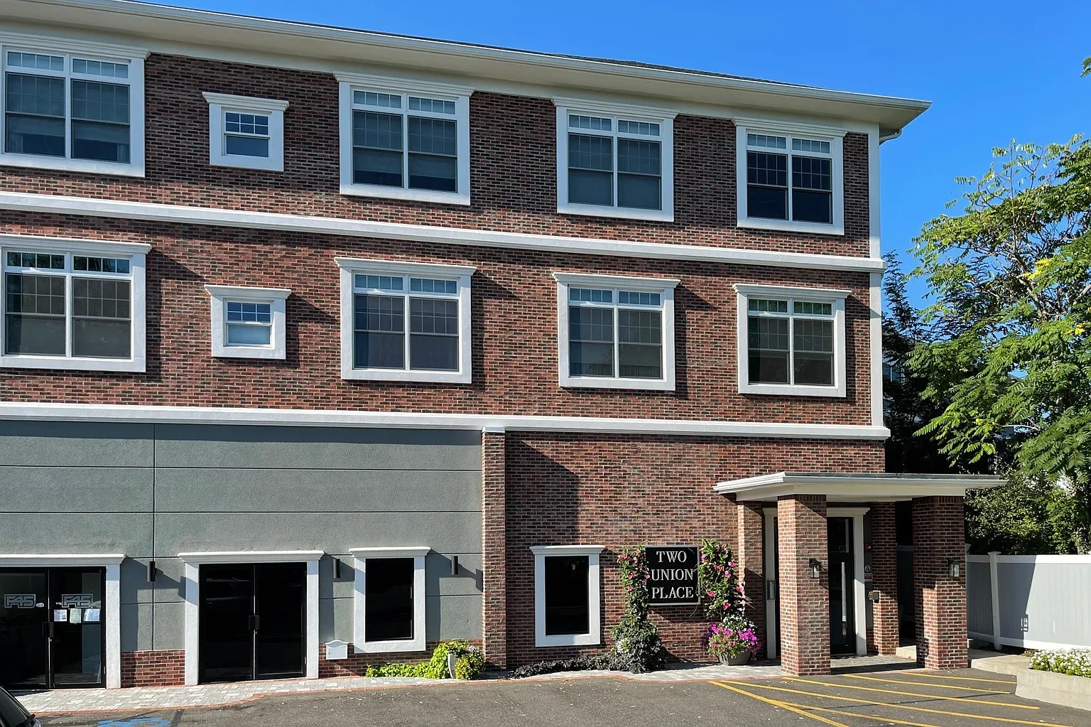 Fairfield Metro at Huntington Village – photo 4