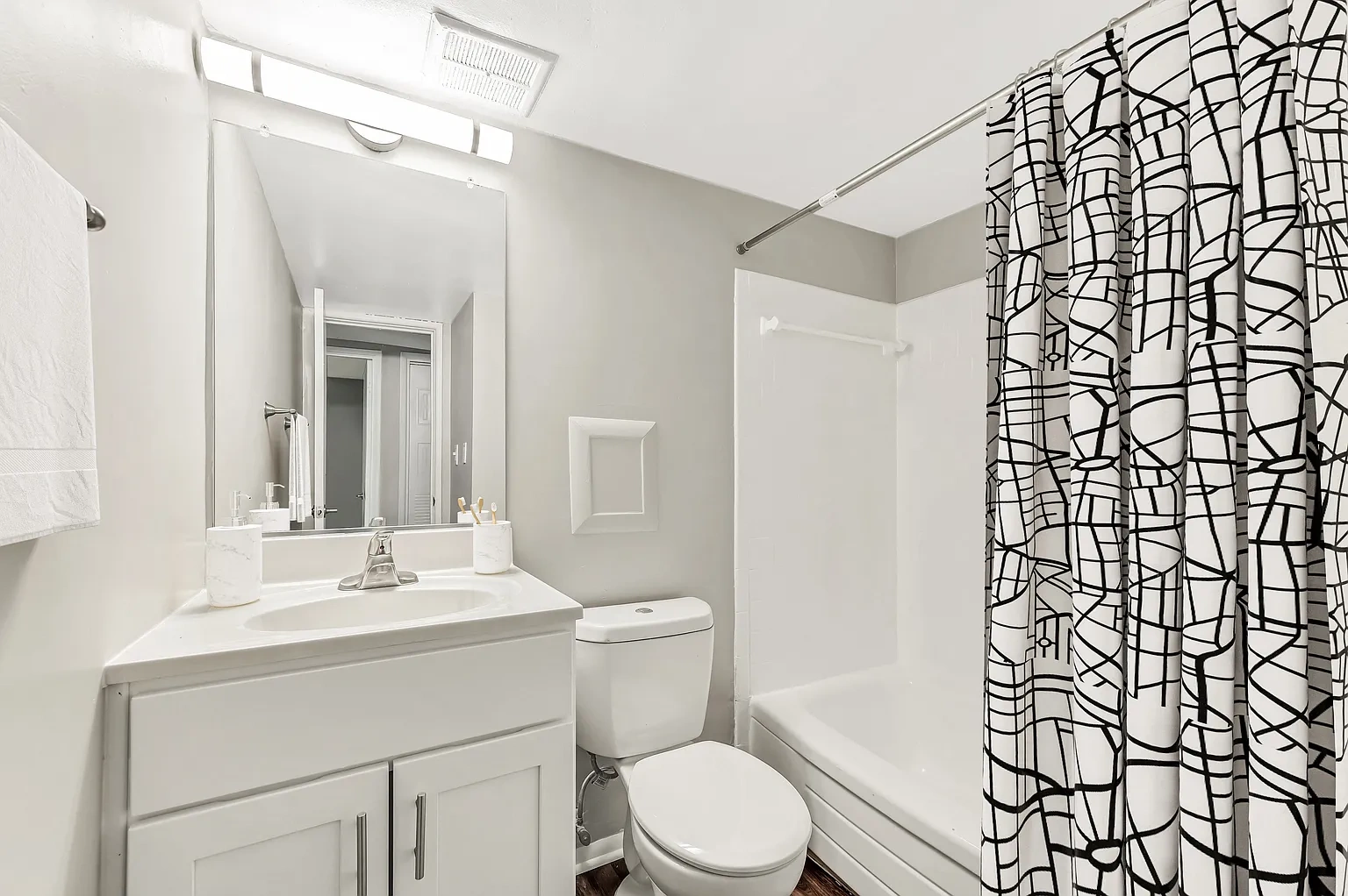 Montgomery White Oak Apartments – photo 1
