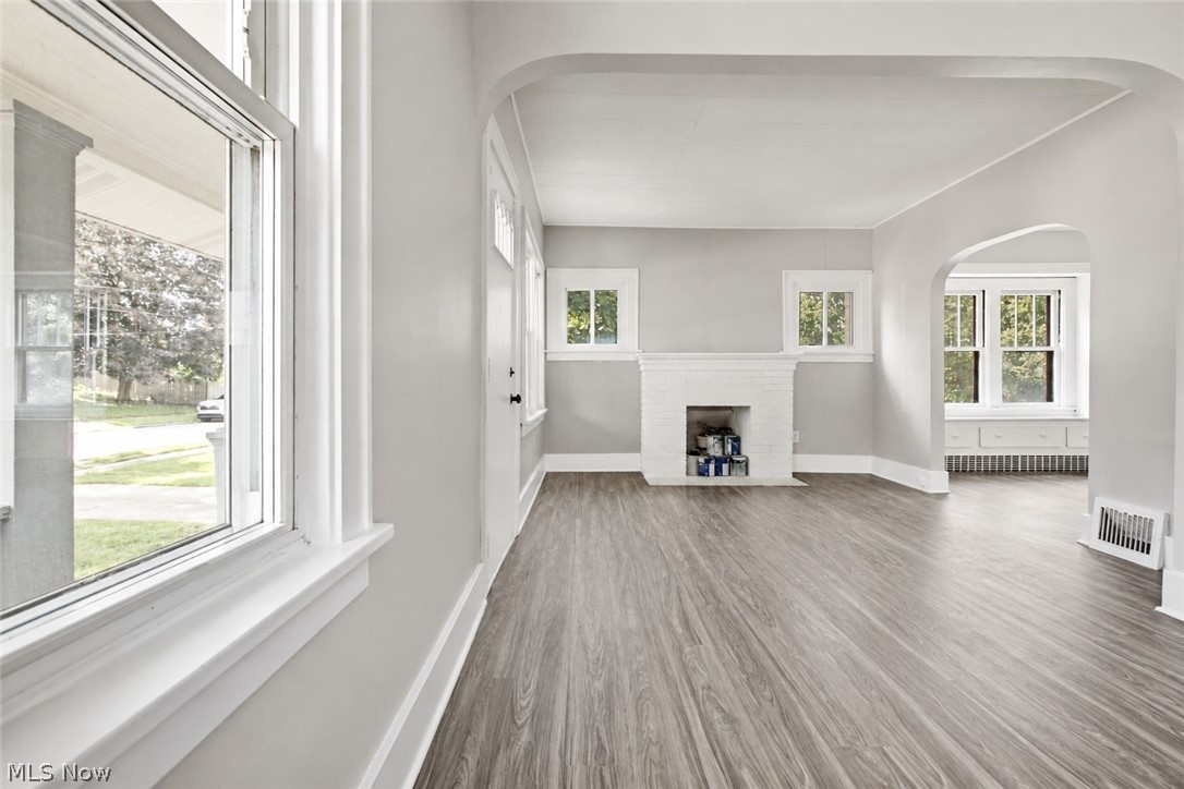 975 Corwin Ave – photo 5