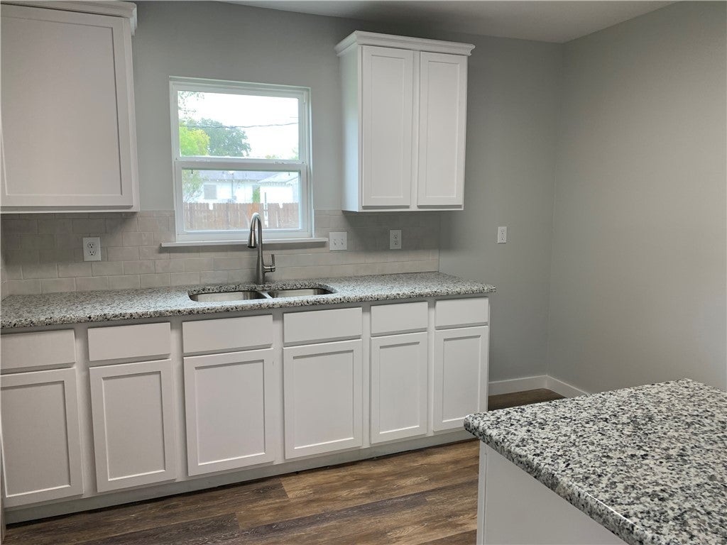 610 Caddo St – photo 2
