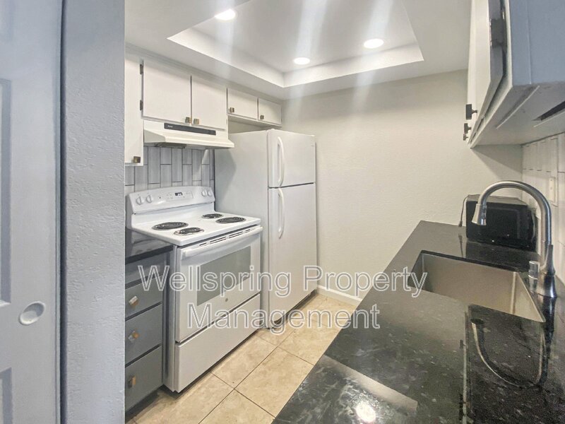 1529 Pyrenees Ave unit # 4 – photo 4