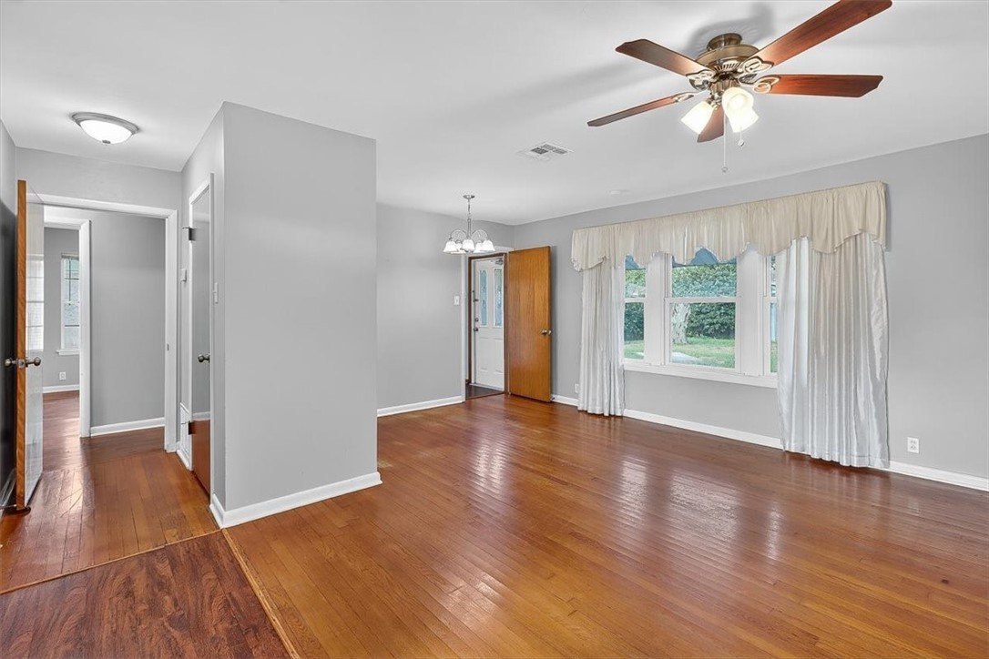 4637 Calvin Dr – photo 5