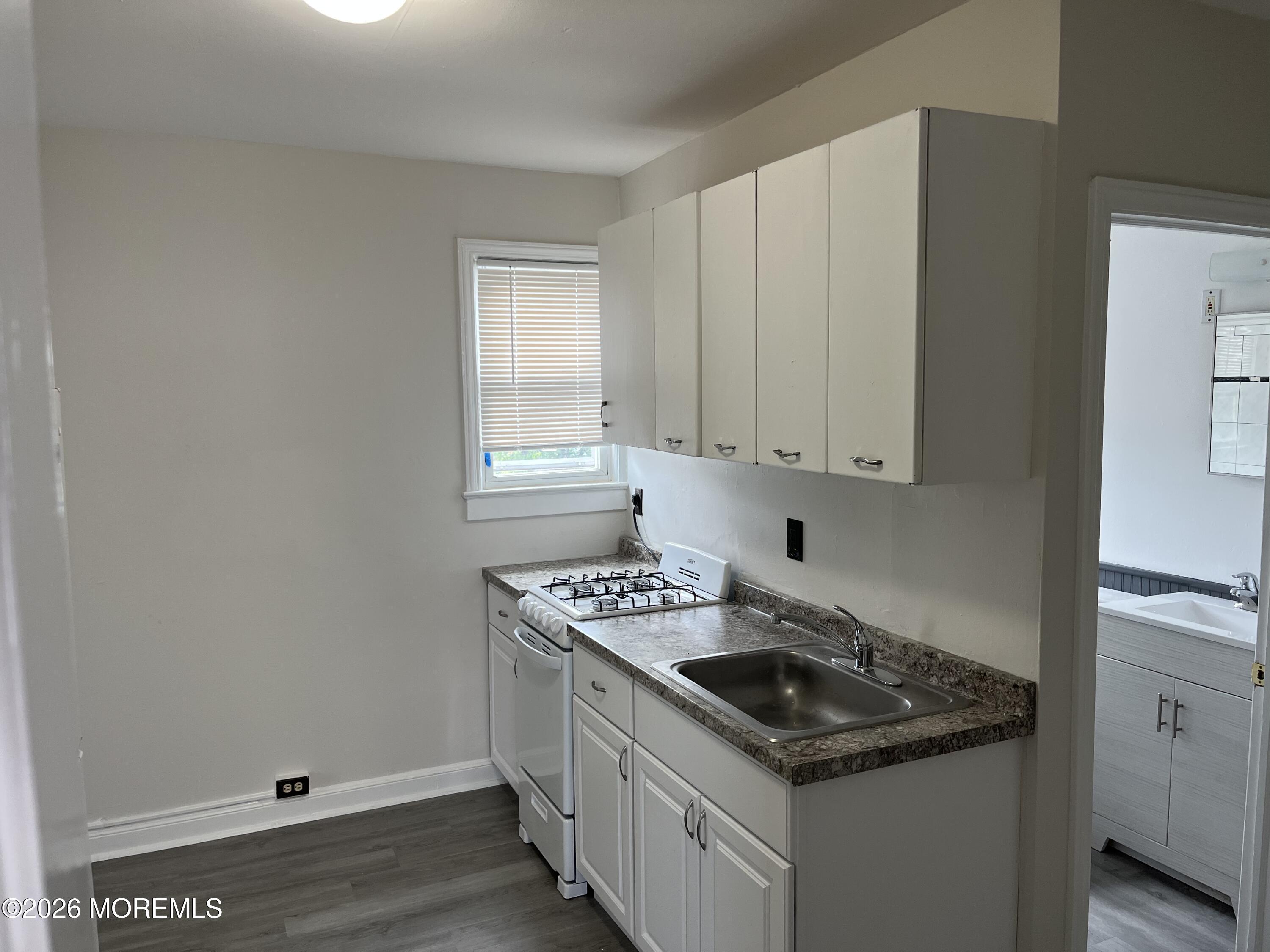 406 NJ-35 unit Apt 3 – photo 4