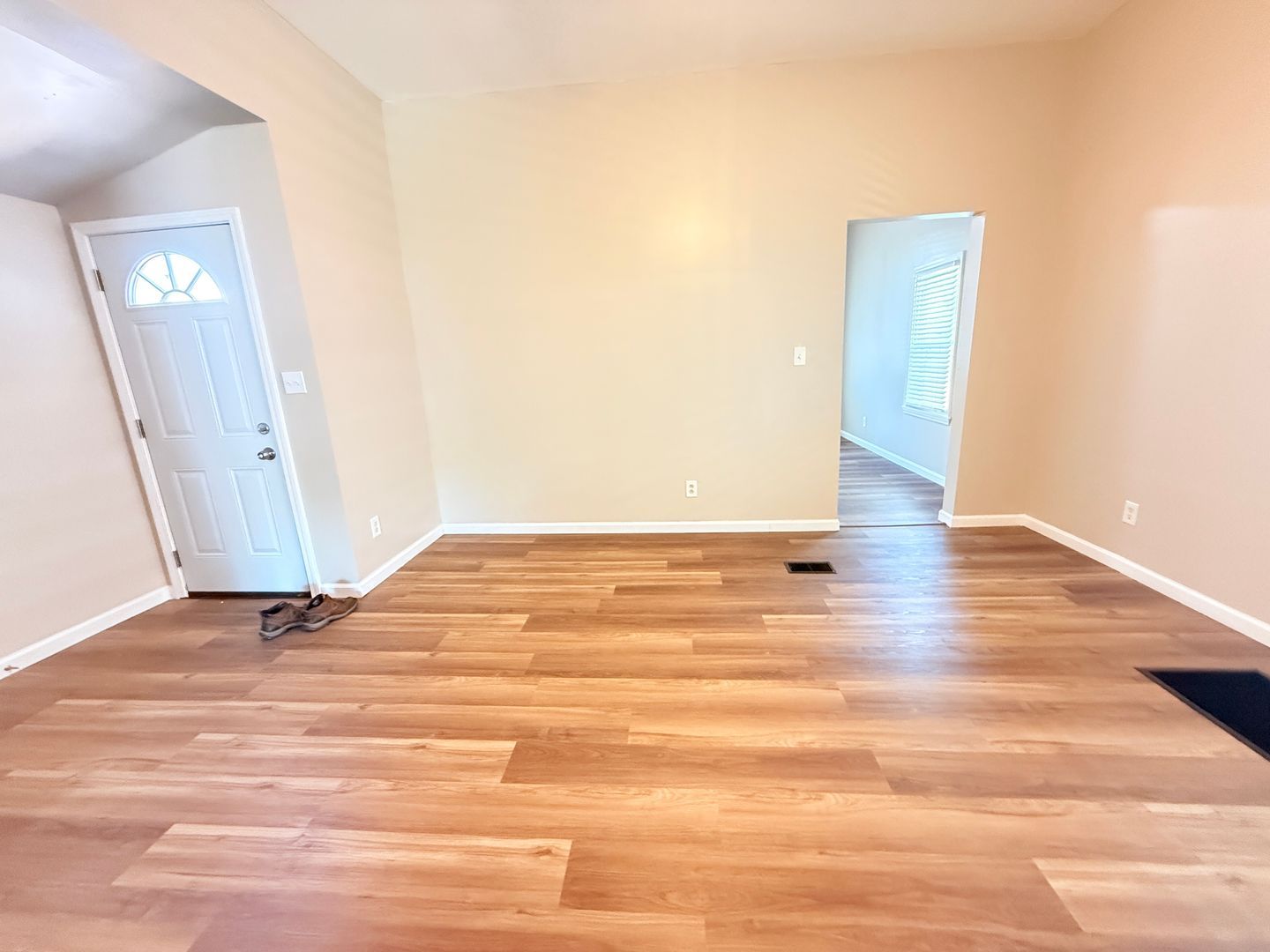 1227 Vincennes St – photo 5