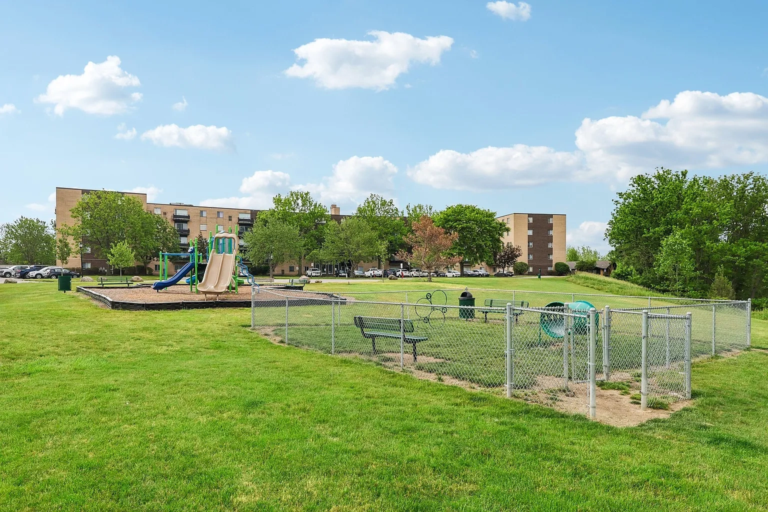 Columbus Park Apartments – photo 1