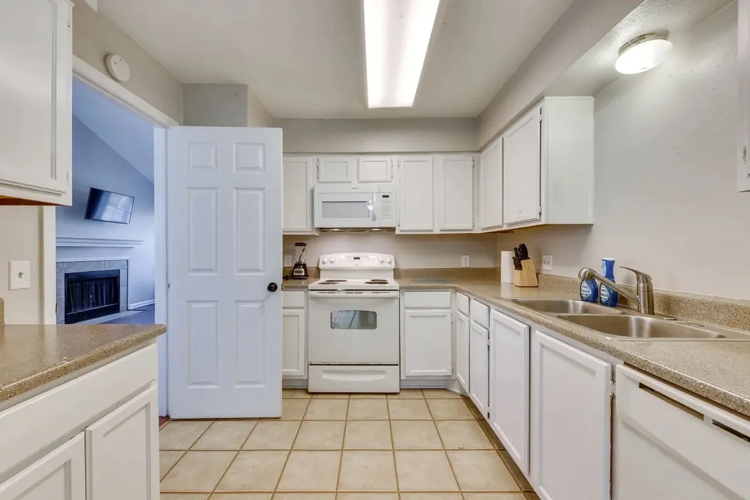 Jefferson Place Condominiums – photo 4