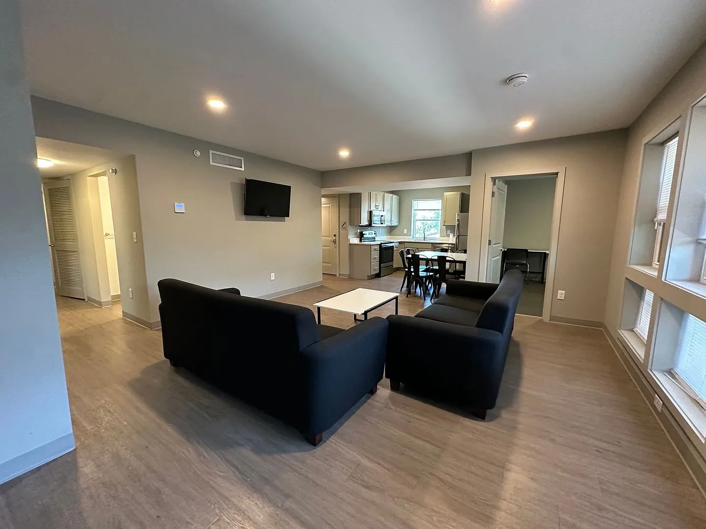 126 College Ave – photo 3
