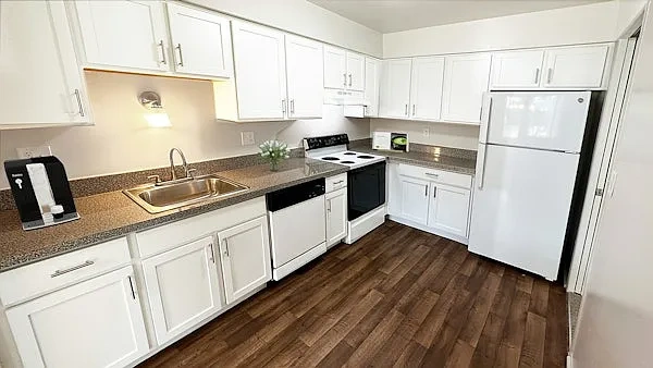 Colony Park Apartments – photo 2