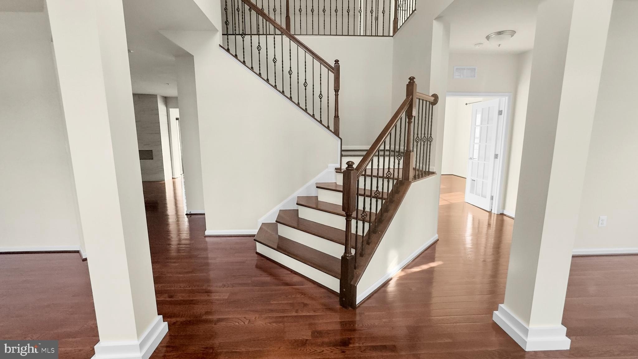 10185 Warfield St – photo 3