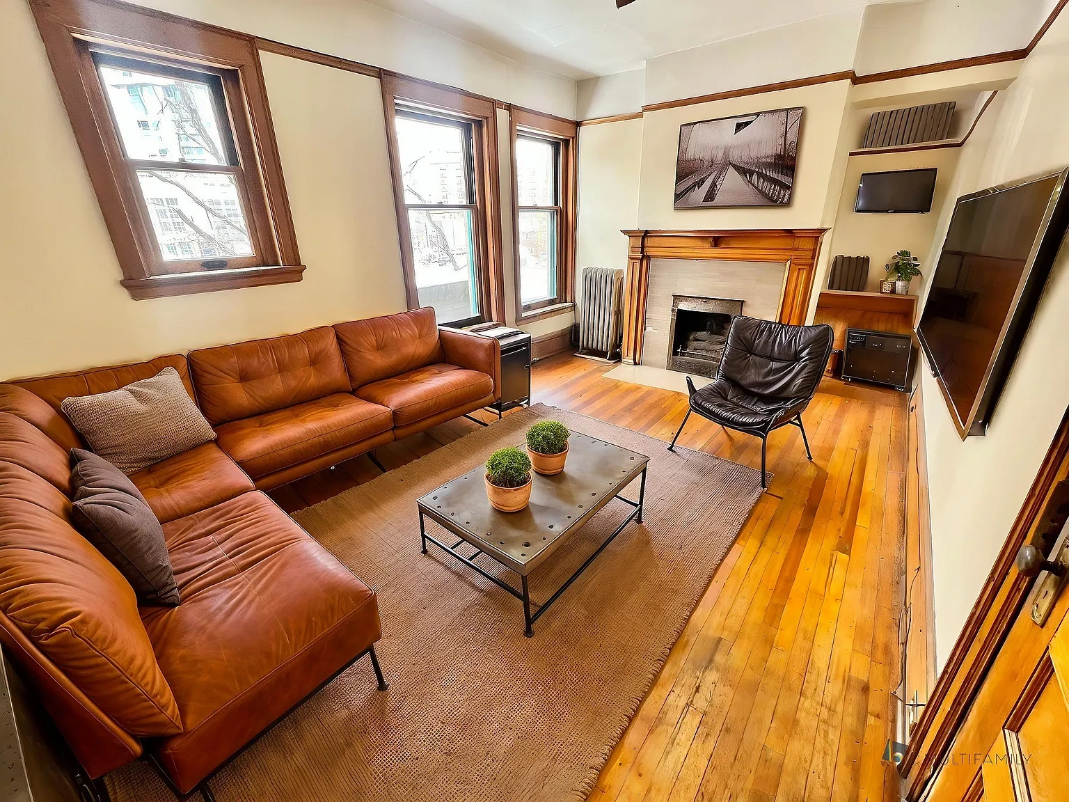 Cross Apartments – photo 2