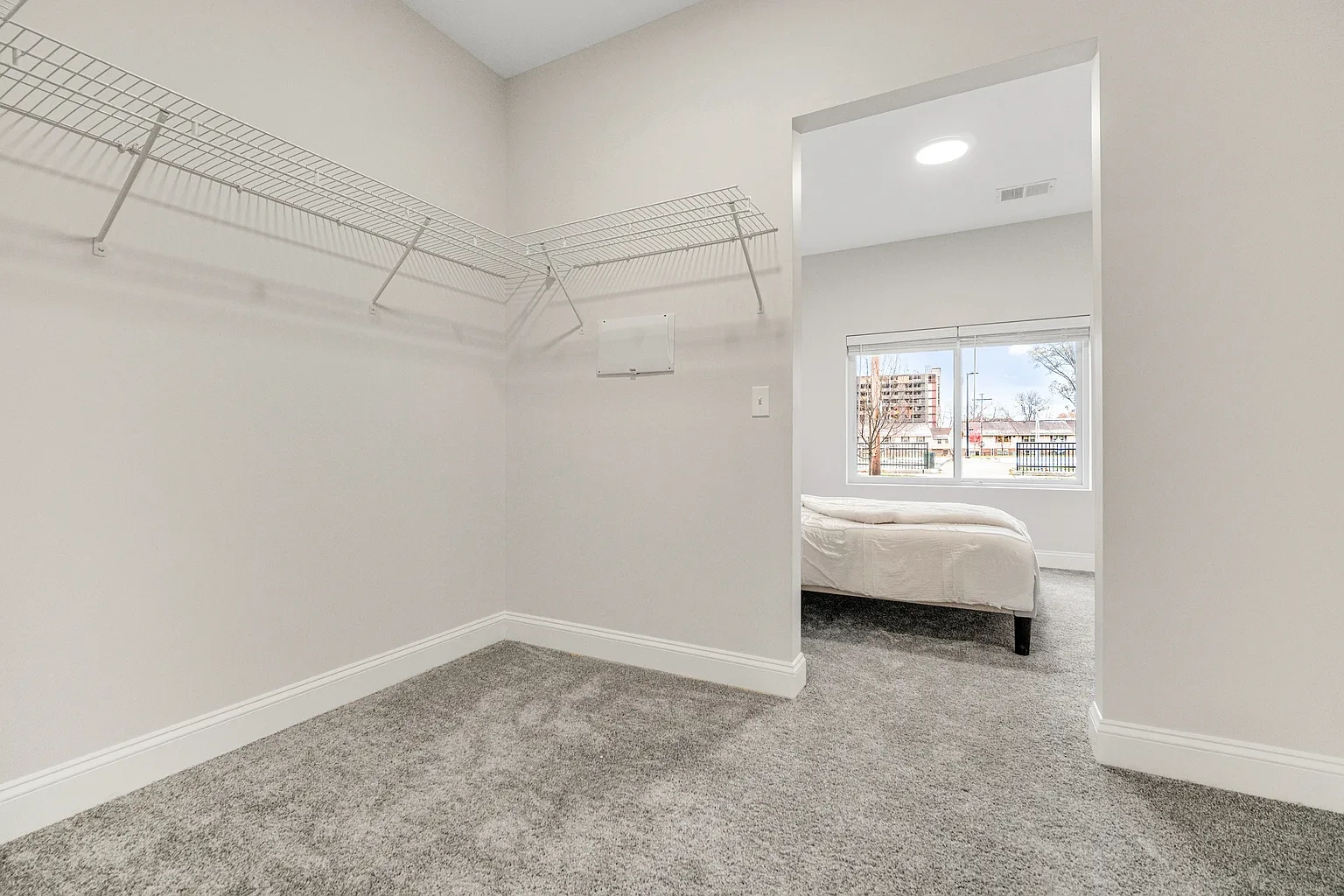 Park Lamont Apartments & Townhomes – photo 1