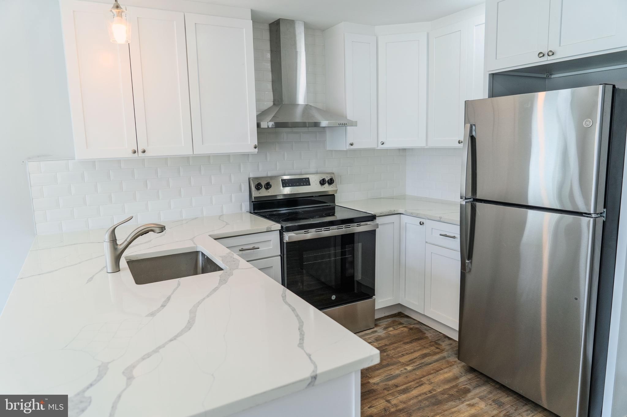 520 East Ave – photo 3