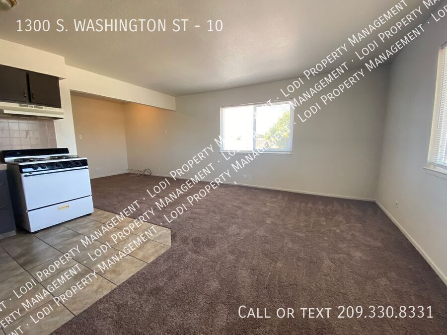 1300 S Washington St – photo 3