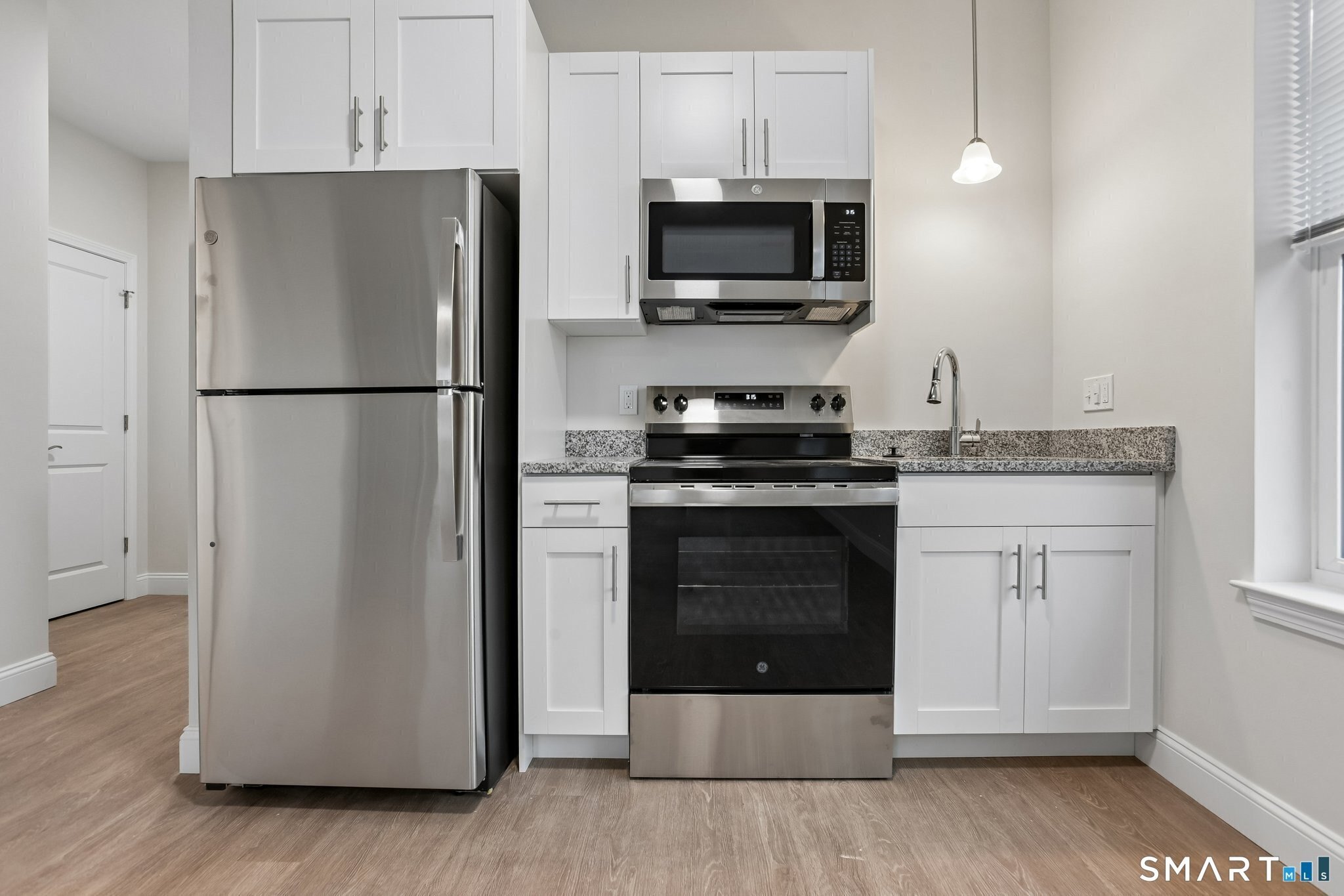 55 Steele Blvd #205 – photo 1