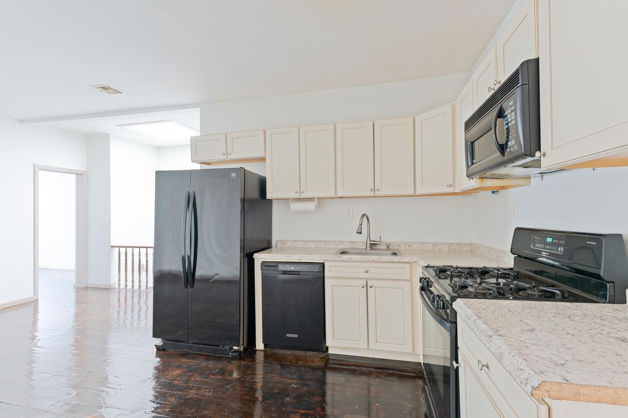 80 Linden Ave #2 – photo 3