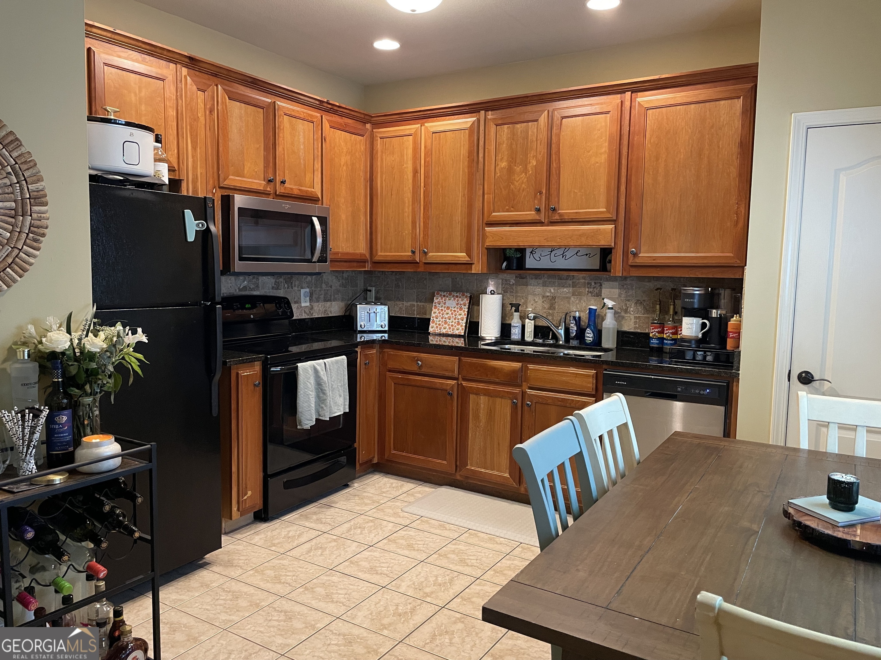 451 N Columbia St – photo 4