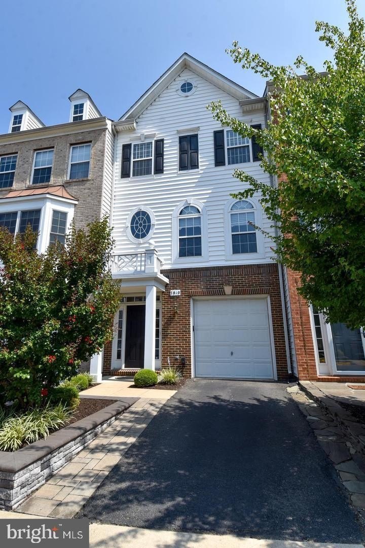 7810 Locust Leaf Ln – photo 2