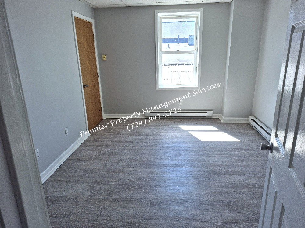 542 Midland Ave unit B – photo 3