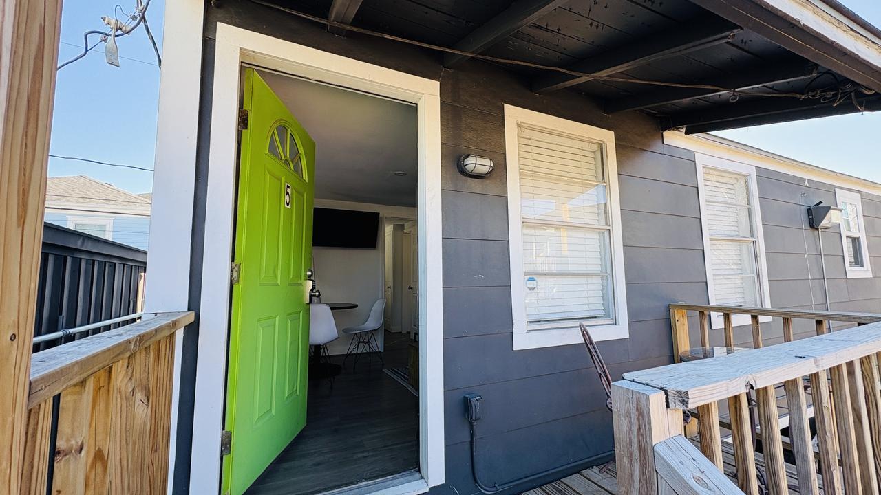 1038 Ashland St unit 5 – photo 1