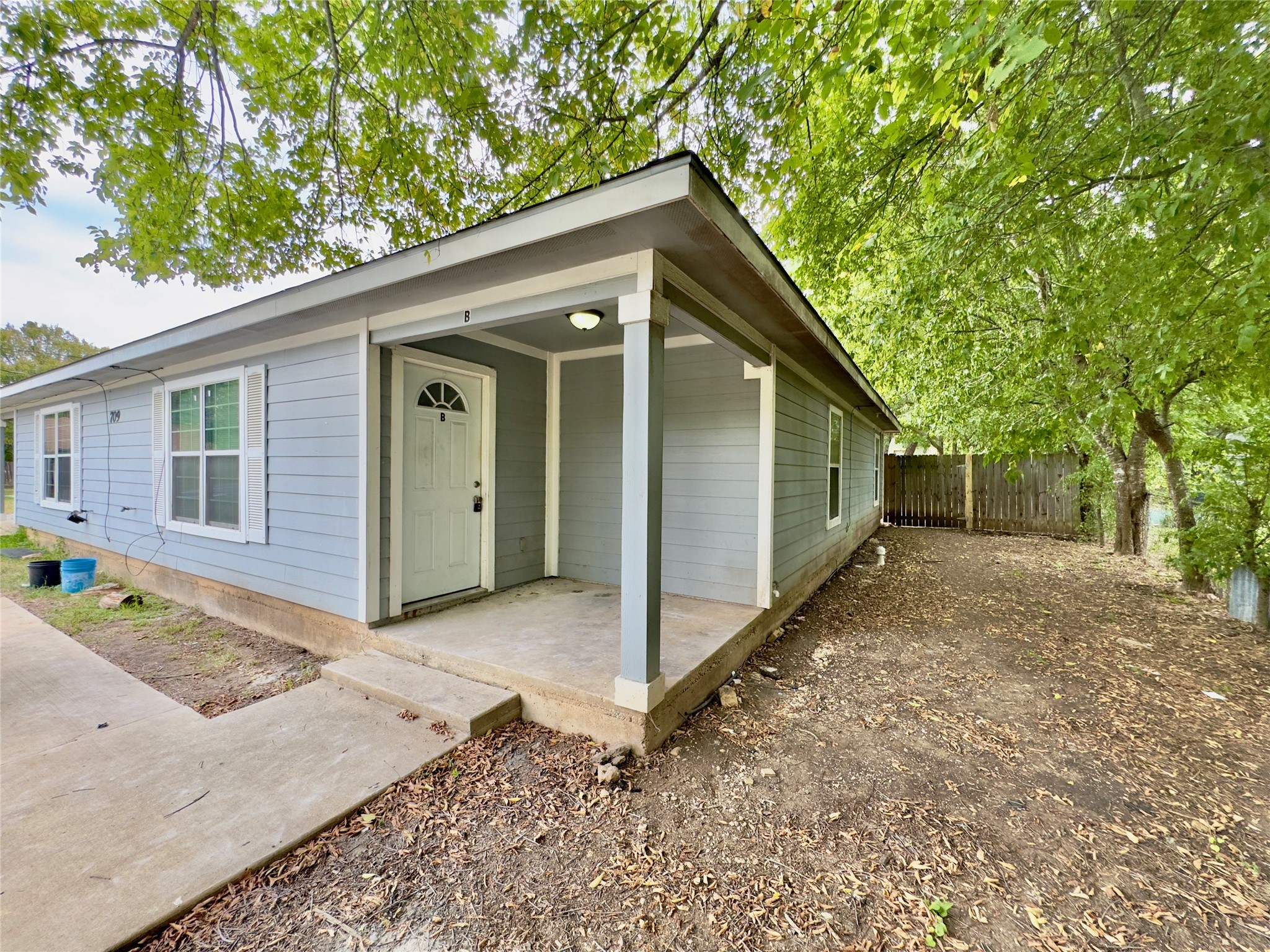 709 San Saba St unit A – photo 1
