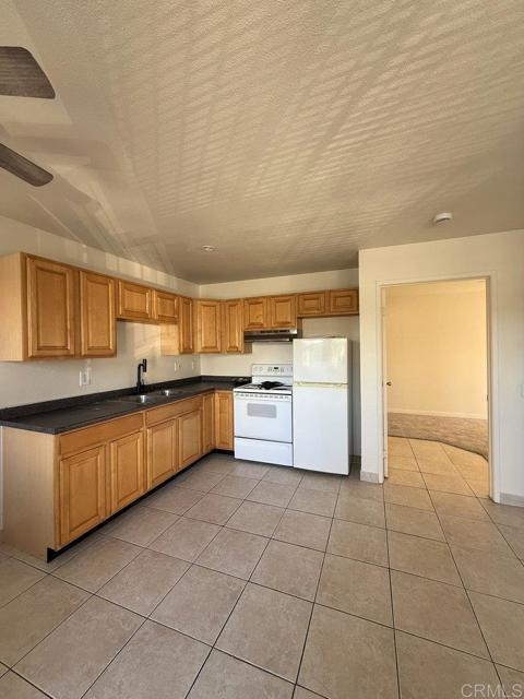 4120 Estrella Ave unit 14 – photo 2