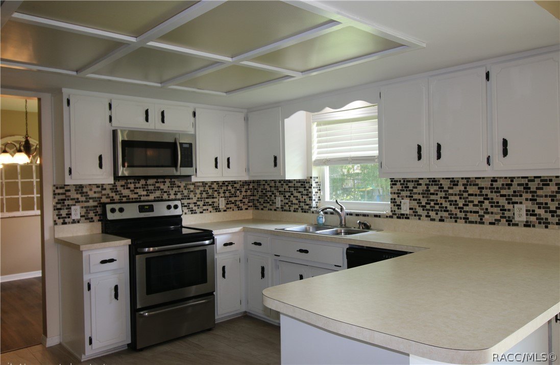 710 Mayflower Ave – photo 3