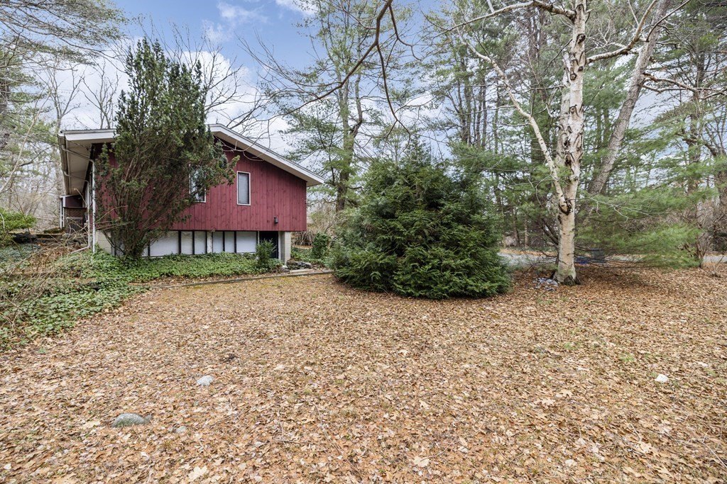 9 Peacock Farm Rd – photo 4