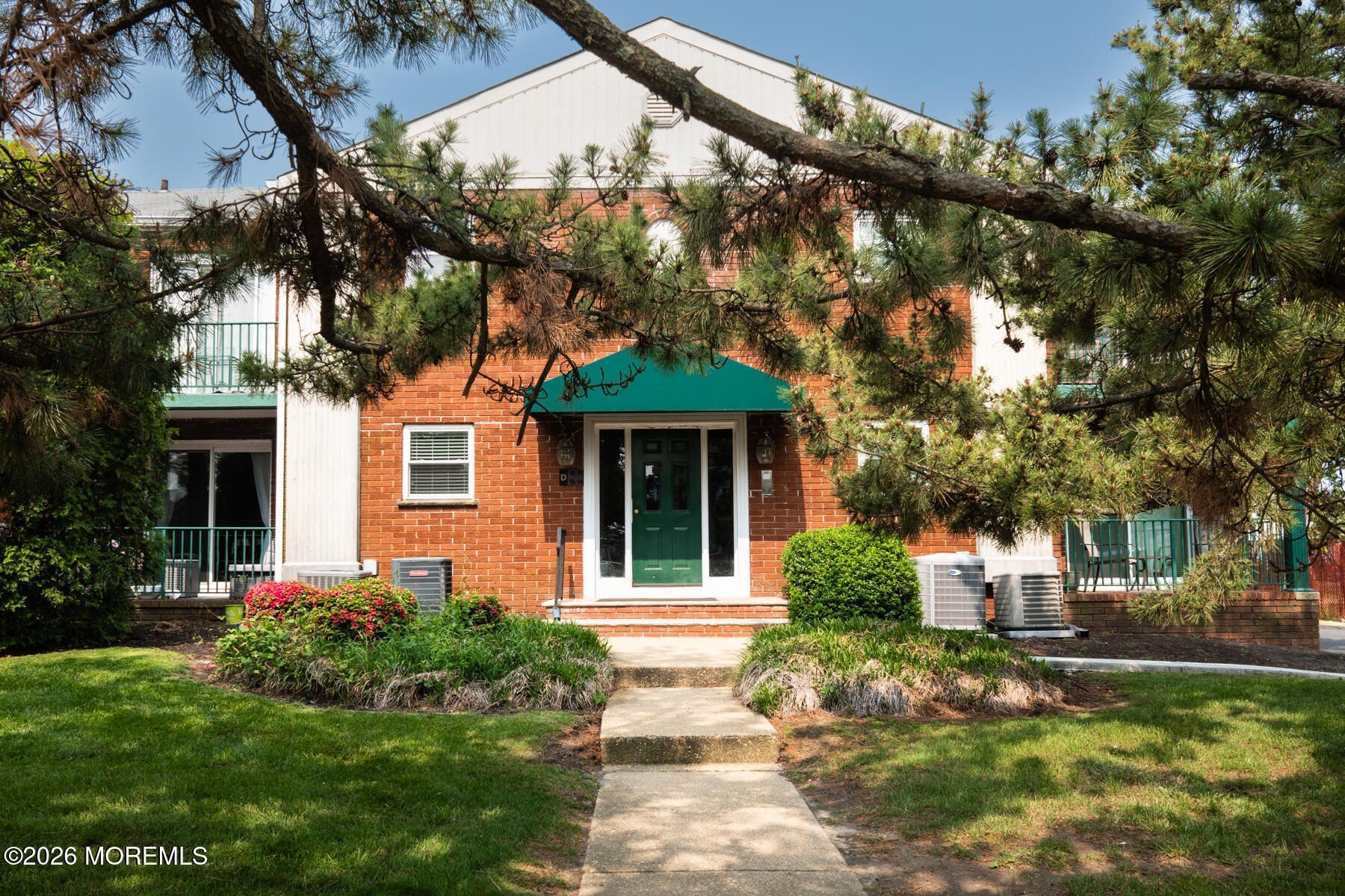 65 Cedar Ave #D15 – photo 1