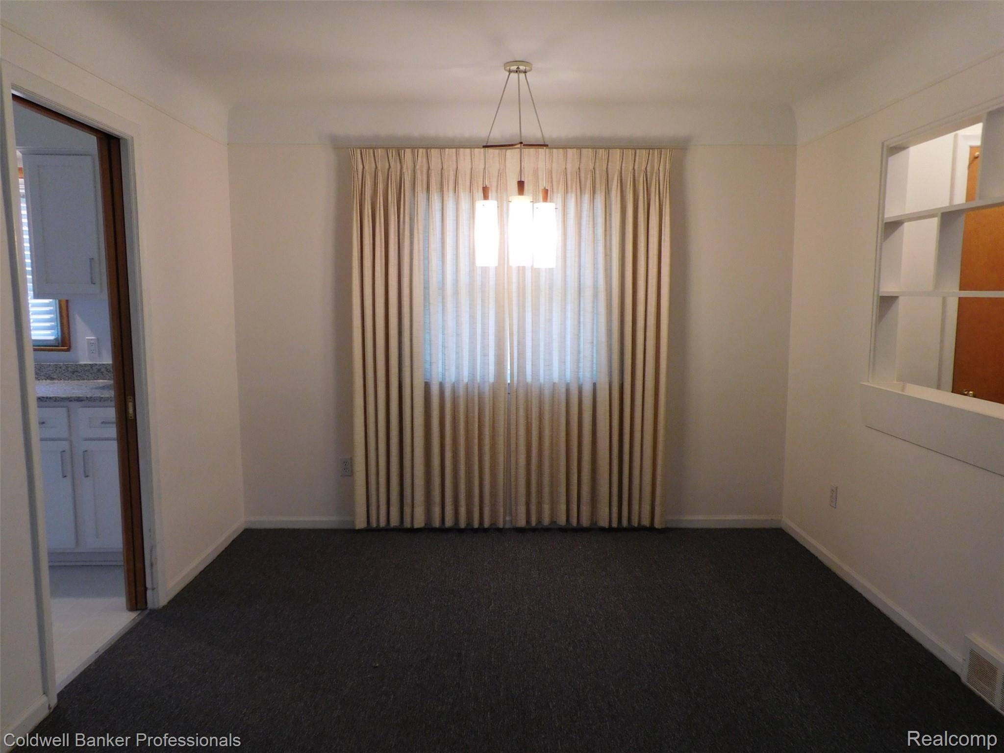 1527 Hazel St – photo 3