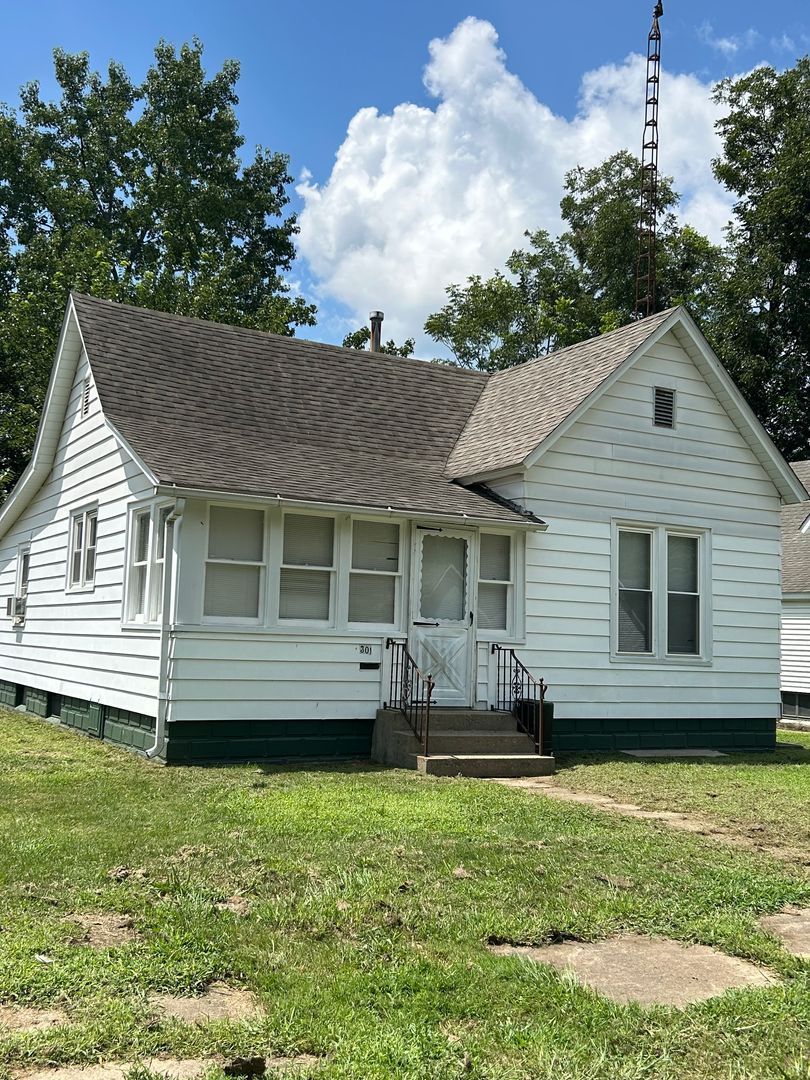 301 N 10th St – photo 1